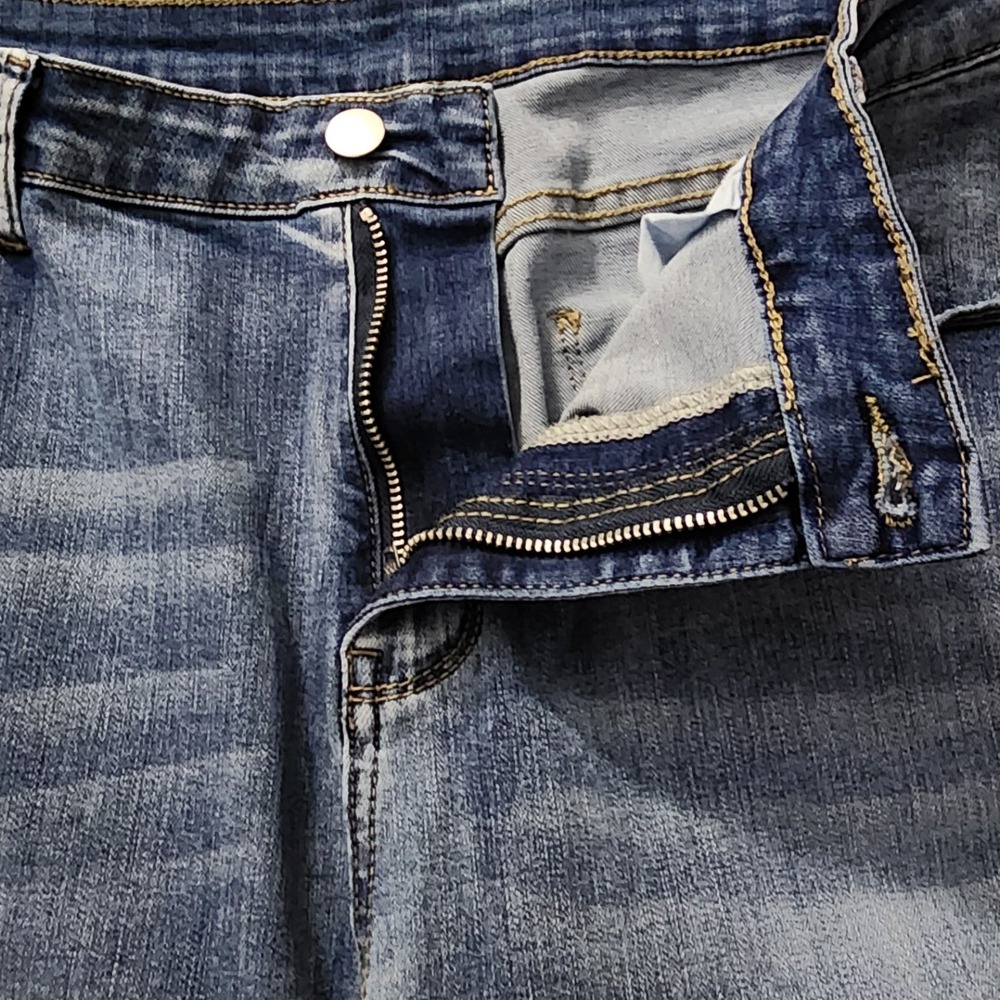 Unbranded XR511 Women's Capri Jeans Blue Rhinestone Lace Trim Distressed Size 14 - Picture 2 of 7